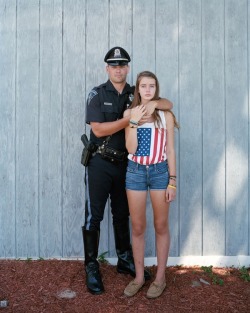 bobbycaputo:  Complete Strangers Pose Together for Portraits  by Photographer Richard Renaldi In a world where the act of touch is reserved to those that people are comfortable with, Renaldi breaks through the stereotype and creates images that suggest