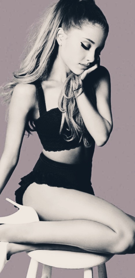 beauty-elegance-class:Ariana Grande. 