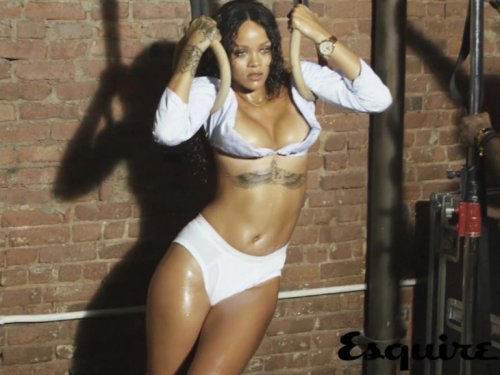 jaycooleyy:  Rihanna