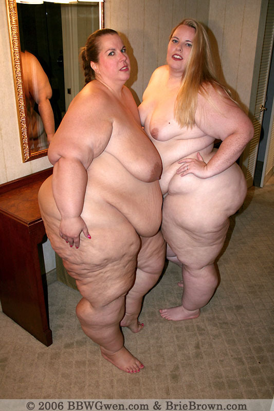 zdroje5:  big butts Gwen and Brie