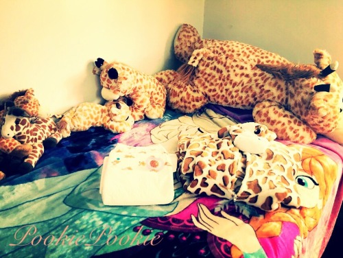 pookiecheeks:  When I don’t want to adult, I become a giraffe… If someone says you have too many stuffies they can gtfo never too many stuffies!!!! 