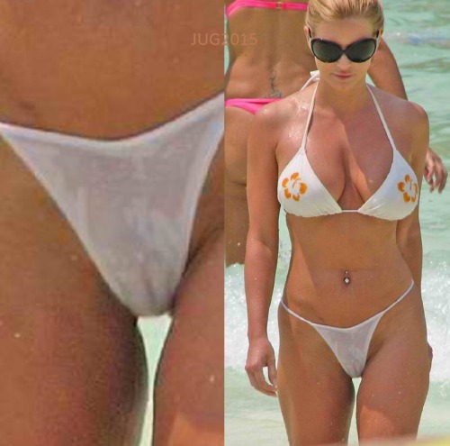 bigtitsandhotchicks:  susie-l-ocean:  cruzingratiot:  Jessica Simpson vintage camel toe   Camel toe 😫 or not… 💋💋💋💦  Jessie…….!