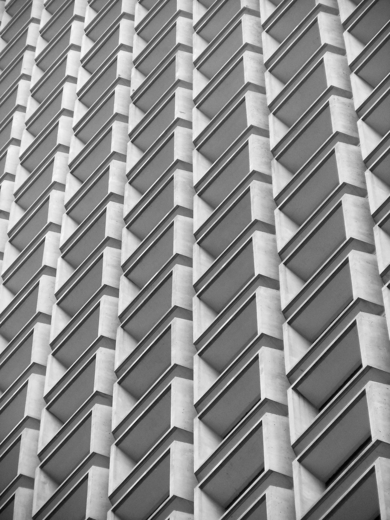 dromik:  Midtown Monotony by Jeff Stvan 