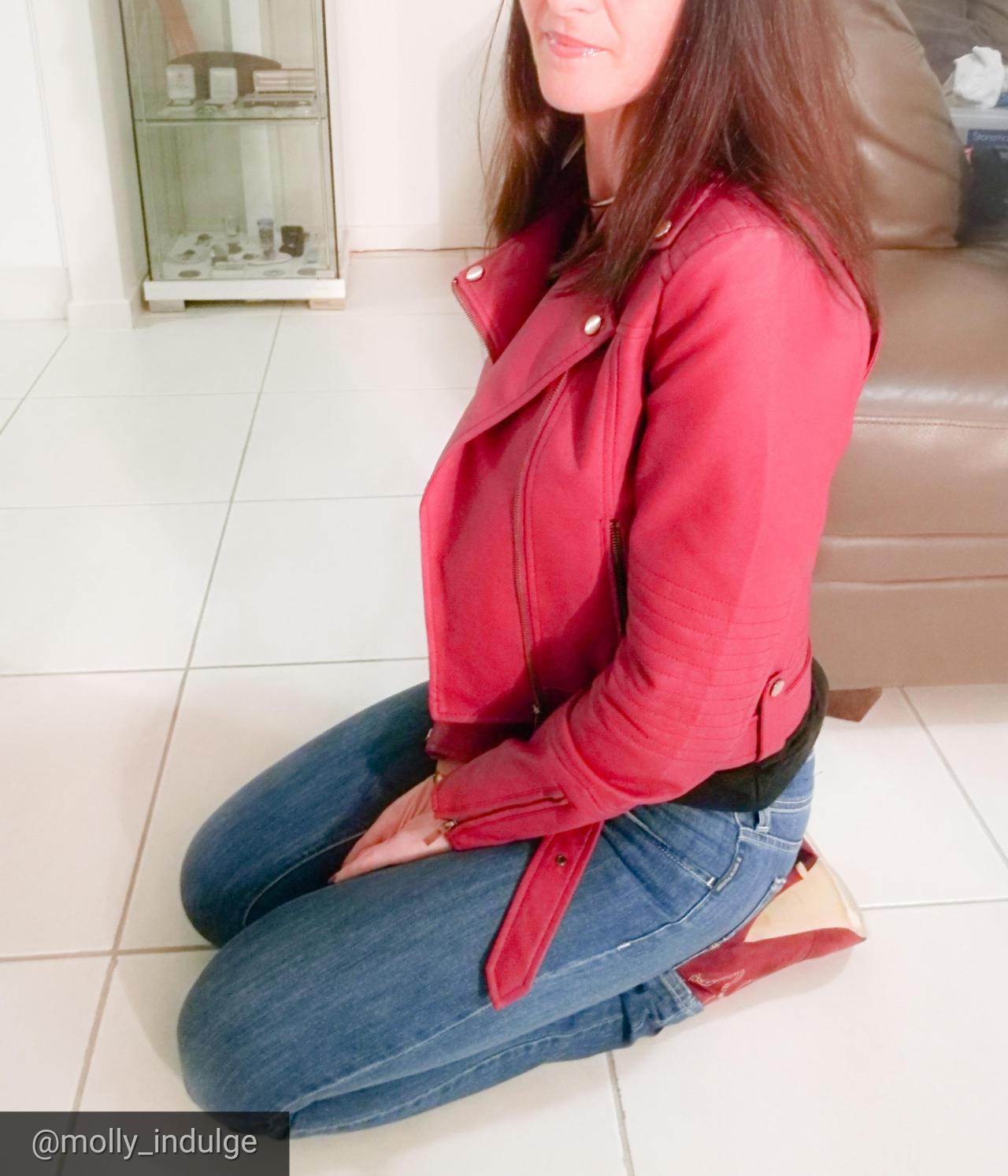 molly-indulge:Waiting to go out. Master has me in full harness and chastity belt