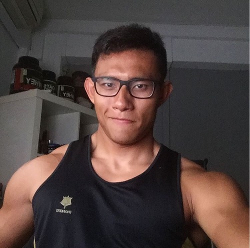 dimelodll: assman-69:  fuckyeahfuckstory:  hotislandboys: Tan Jun Hou @tanjh127 he’s so tanned, I th