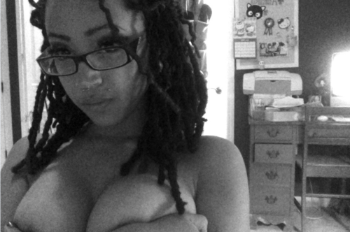 fukyeahselfshots:  heres some lovelovetenshi  BUMP ^ or DUMP v ??? Fukyeahselfshots like us on Facebook & Follow us on Twitter & SUBMIT