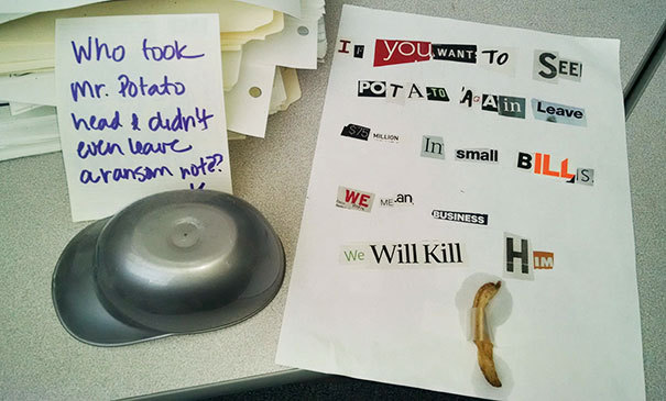 pr1nceshawn:  It’s Good To Have A Sense Of Humor While At Work. 