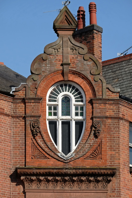 misterlemonzagain:scavengedluxury:Victorian window on London Road. Leicester, August 2019.    https://misterlemonzagain.tumblr.com/archive