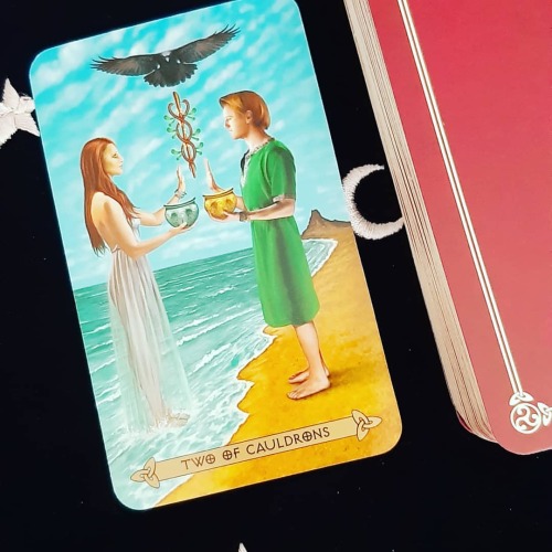 Is your heart open to connect with others?#tarot #tarotclass #tarotcommunity #tarot #tarotcards #tar