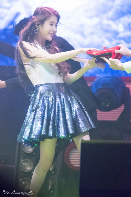 korean-dreams-girls:  IU - Chat-Shire Concert Pics