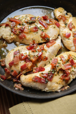 guardians-of-the-food:  Honey Mustard Bacon Chicken Skillet 