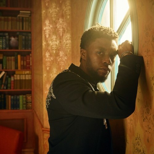 captain-sassy-bum: Chadwick BosemanPhotographed by Mark Seliger at the 2018 Vanity Fair Oscar Party