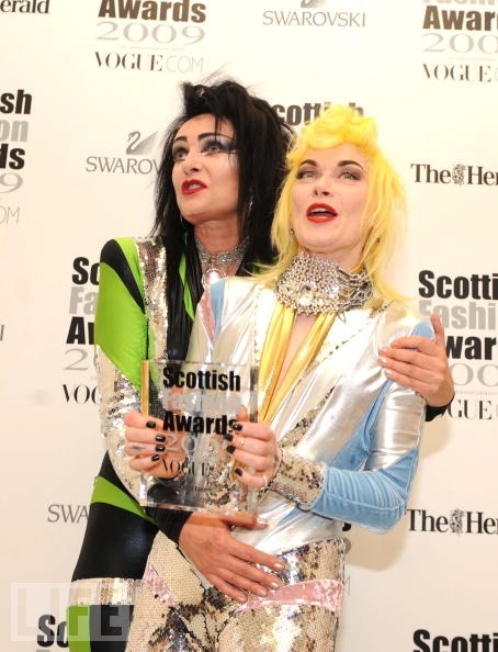 Sex distalphalanx:  siouxsie and pam hogg.  pictures