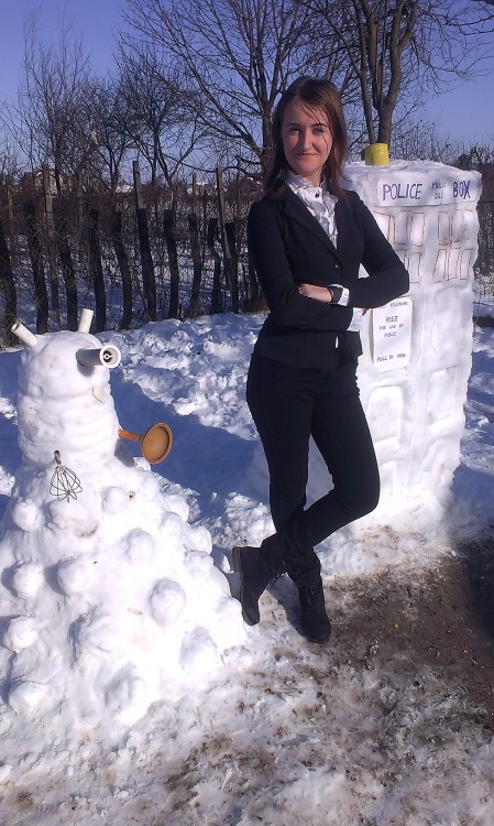 lia-oxanne:Do you wan to build a snowman? adult photos