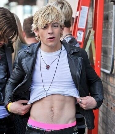 alekzmx:  Ross Lynch