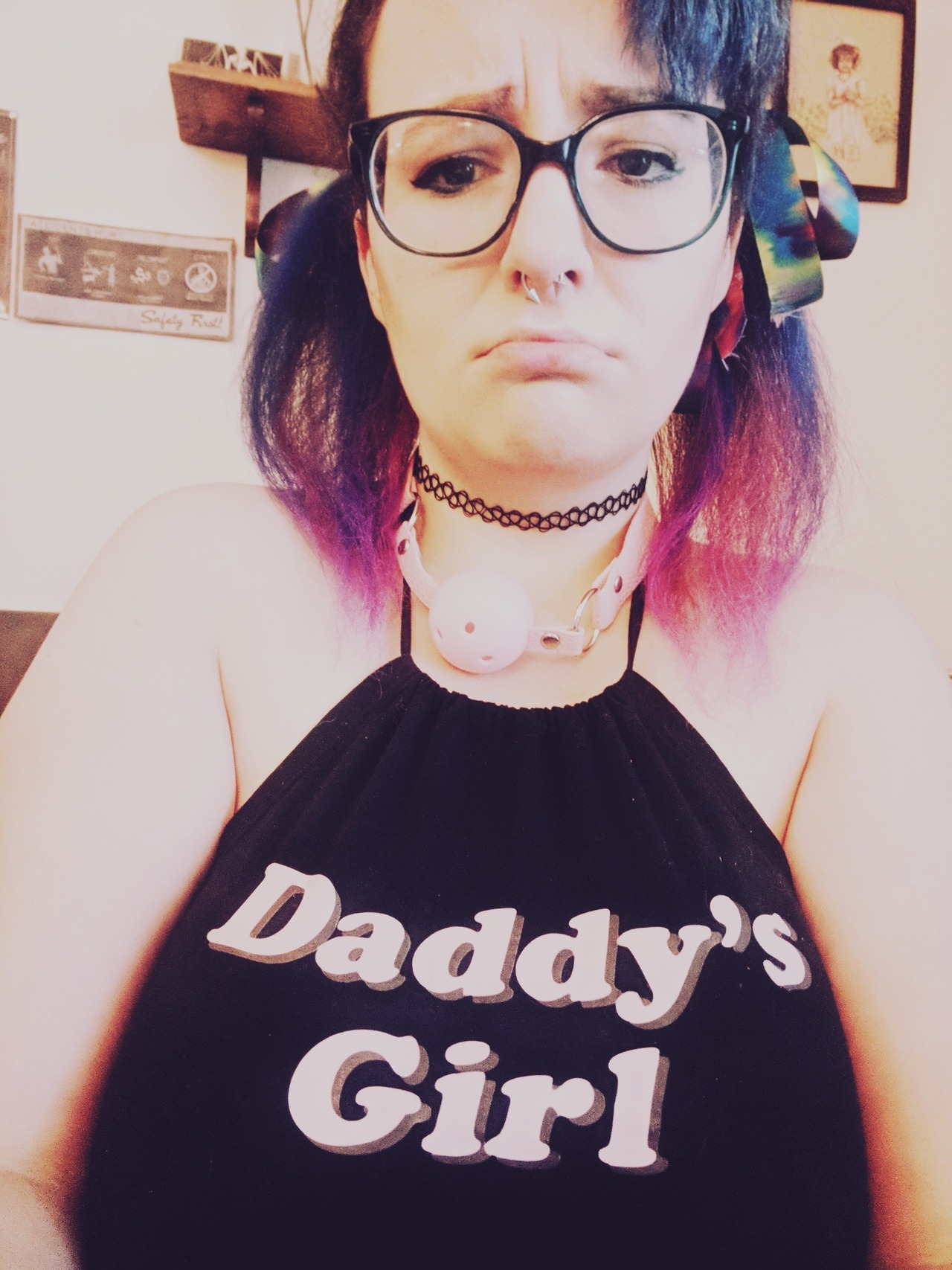 exxxscarlette: dumb pouty baby