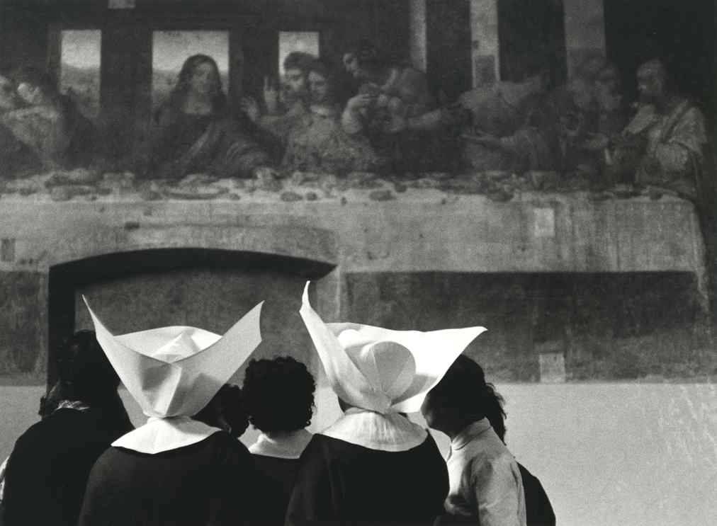 hauntedbystorytelling:  Gotthard Schuh :: Nuns in front of Leonardo Da Vinci’s
