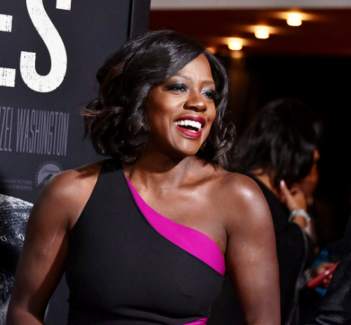 thepowerofblackwomen:gael-garcia:Viola Davis attends the “Fences” New York Screening (December 19, 2