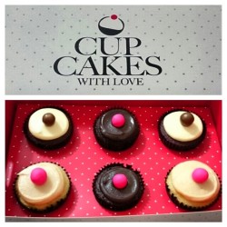 Kahit masakit ngipin ko&hellip; This wont stop me from givin&rsquo; in to my cravings&hellip; #cupcakes #sweettooth #food