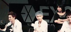 yixingy:  214/100 Gifs of Yixing. You’re so fucking precious. 