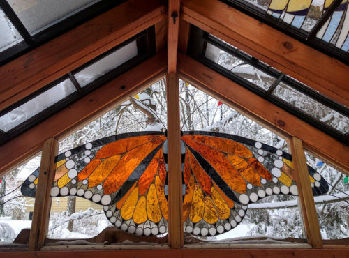 akwardkisses:mymodernmet:Stained Glass Cabin Offers Colorful Oasis Hidden in the WoodsOh my gawd I’m