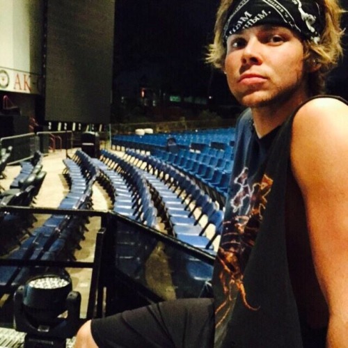 nahyaajenee:Babe x
