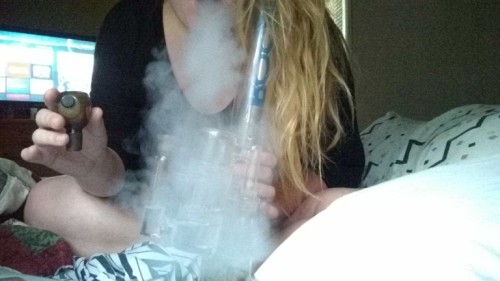 livingshattered: Rainy day wake and bake