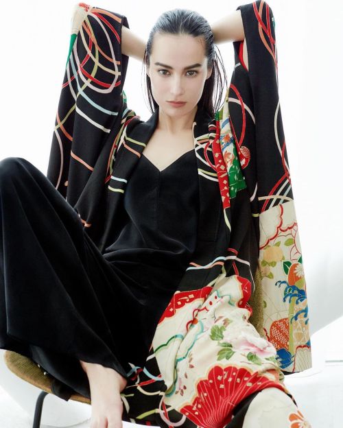 FarutaAntique and vintage hand-adjusted kimonos