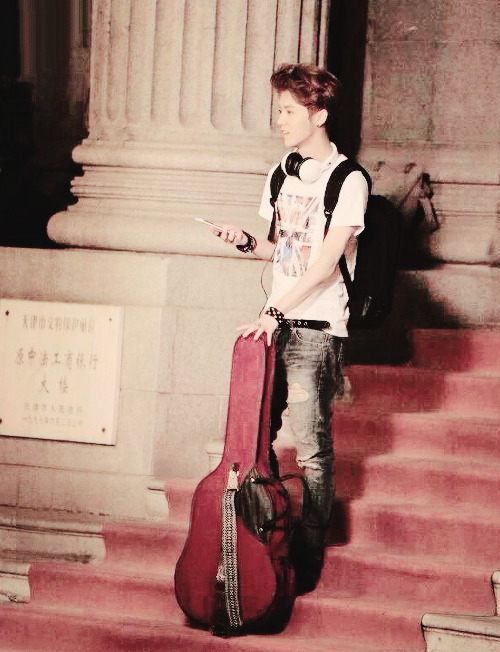 cheolyans:  hottie luhan filming “back to 20” 