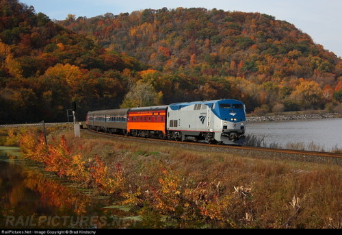 tjtevlin: greeneland27: aryburn-trains: A “Friends of the Milwaukee 261” excursion compliments the