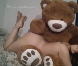 tigerlilyslittlespace:  Bare with my bear.