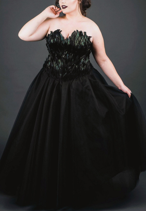 sarallis: evermore-fashion:Xiaolin Design ‘Maleficent’ &amp; ‘Black Swan&