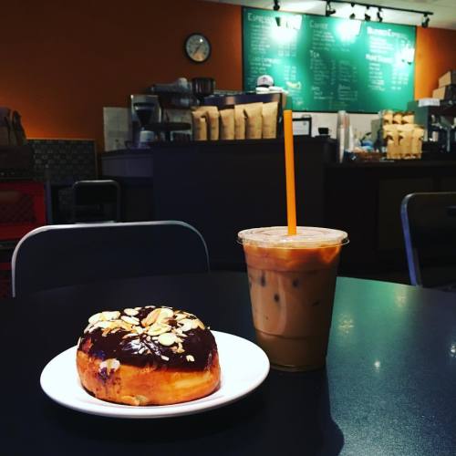 karibikes: #donutfriday #himalayanseasaltchocolatealmond #luckbroscoffeehouse #destinationdonuts # #