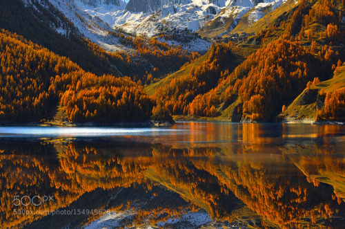superbnature:  Lac de Tignes by YuterickBell http://ift.tt/1YO16vF 