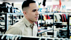 alexavegafan: Oscar: “What’s wrong with this?”Karla: “Everything.” (x)