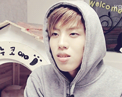 g-y-u:  cozy dino in hoodie ㅠㅠ 
