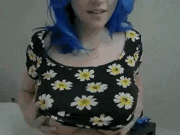 bustygirlsnextdoor:  Who is she?