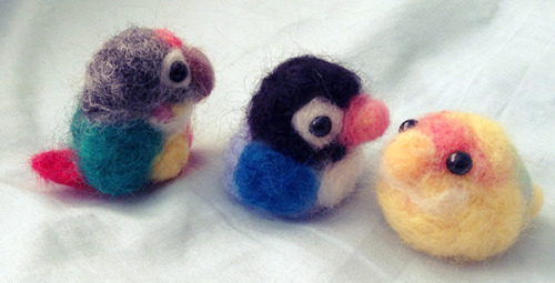 banafria:I started needle-felting a birb army