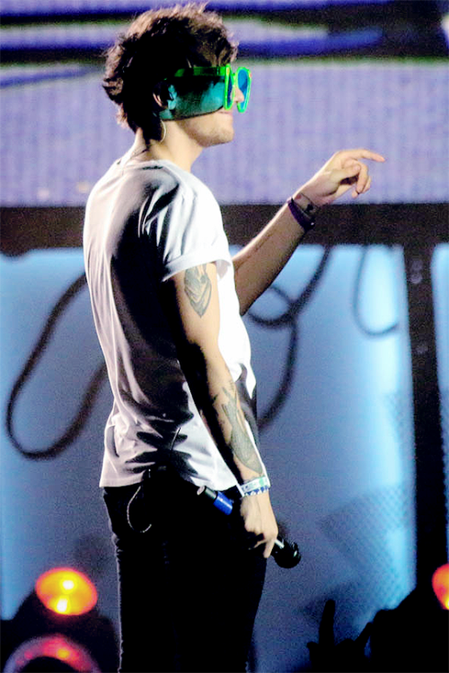 louisotrat: North American Leg: East Rutherford, NJ (5th August). [ credit ]