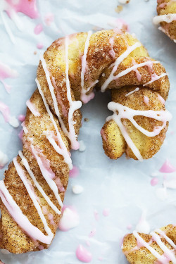 foodffs:  CINNAMON SUGAR CANDY CANE BREAD TWISTSReally nice recipes. Every hour.Show me what you cooked!