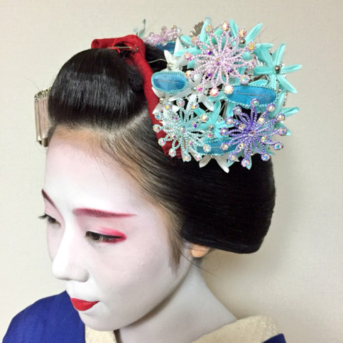 missmyloko:It’s that time of year! The Gion Festival (祇園祭) is upon us, and so is the unique kanzashi