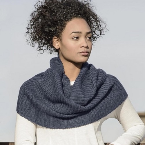 Knit the Weldon Wrap now and wear it for layering all spring. Link in bio.
