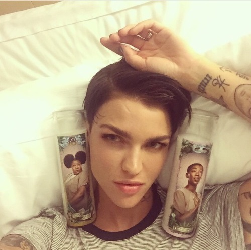 fattyvixen:ibuhoefen:theafrocentrics:I would be the bottom. I’m not even playing bruh.how dare shei 