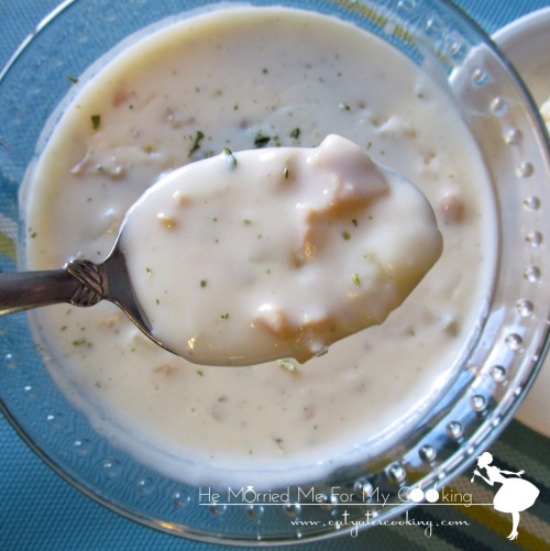 foodthatlookslikeiggyazalea:  Iggy Azalea and clam chowder 