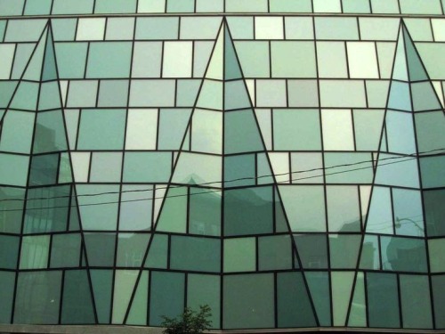theleoisallinthemind:  roland hamilton/  Glass triangles