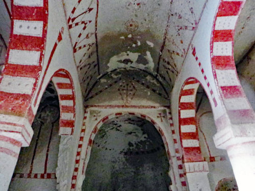 romebyzantium:Symmetrical  rock cave Church (Aynalı Kilise) in #Göreme #Cappadocia, Turkey