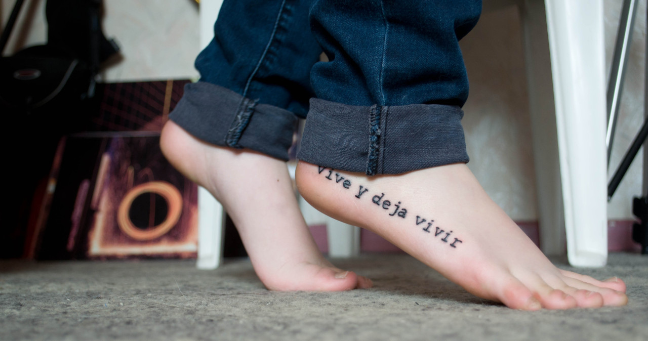 fuckyeahtattoos:  Vive y deja vivir, live and let live. Made in Punta Arenas, Chile