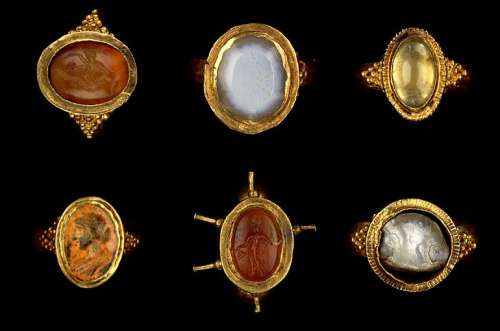 thetypologist:Typology of Roman rings, 375-400 AD. Collection of the Getty Museum.