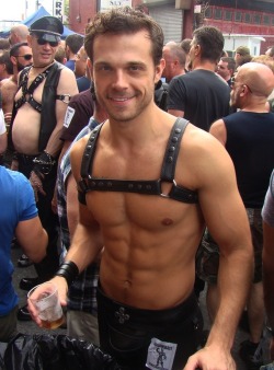 domtopdog:  OMG! Cutest leather guy……..ever
