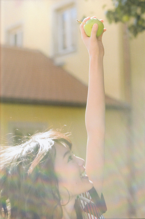 voz48reloaded:  Ikuta Erika 1st Photobook 「Tenchou」